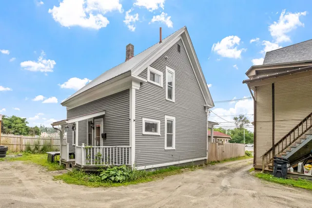 $350,000 | 376 Portland Street, St. Johnsbury, VT 05819