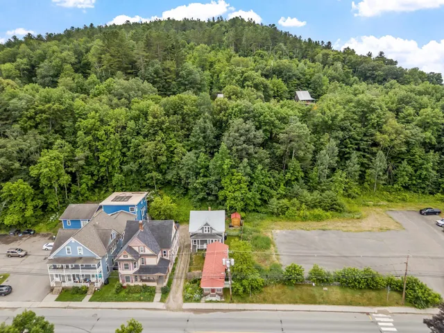 $350,000 | 376 Portland Street, St. Johnsbury, VT 05819
