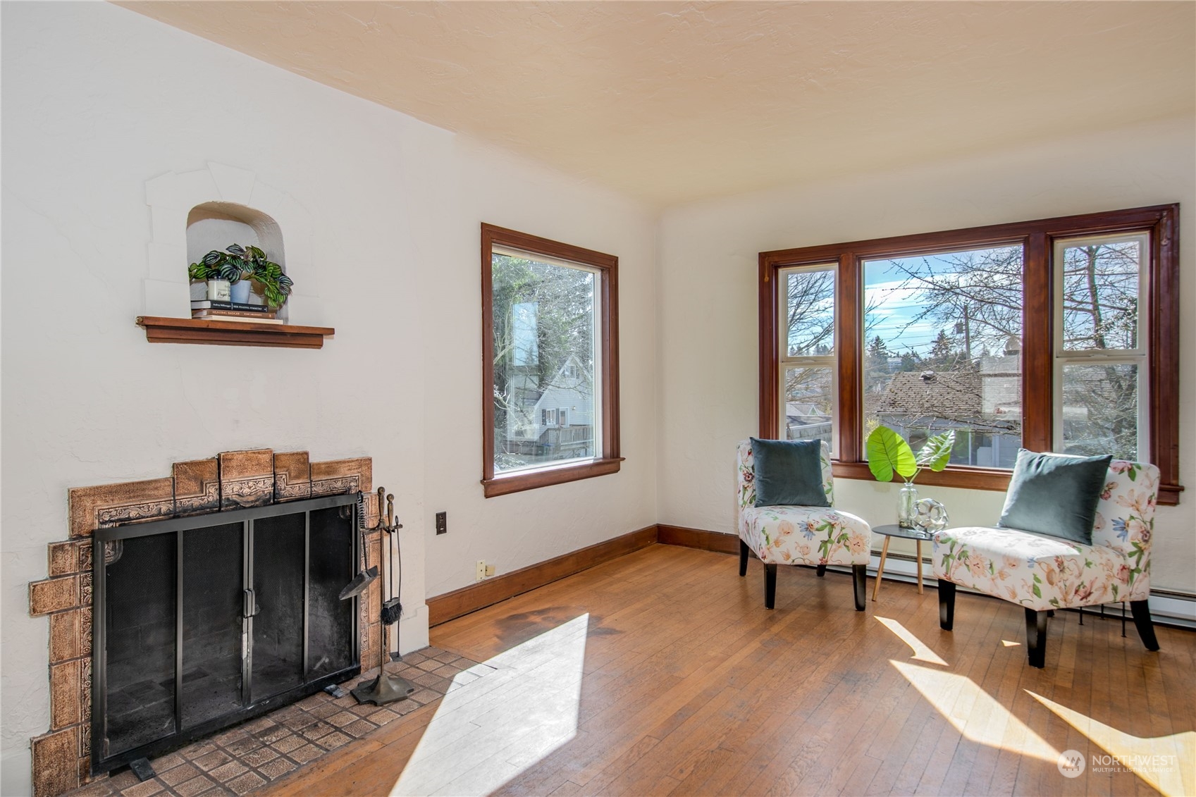 2018 11th Street Bremerton, WA 98337 - Photo 11 of 35 a living room with furniture and wooden floor