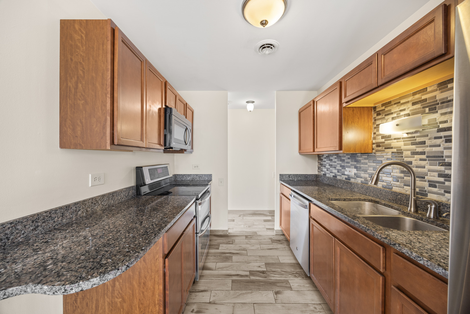 425 Walnut Creek Road, Unit 1608 Lisle, IL 60532 - Photo 9 of 22 Gallery Image 9