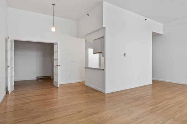 $380,000 | 245 Broadway, Unit 202, South Portland, ME 04106