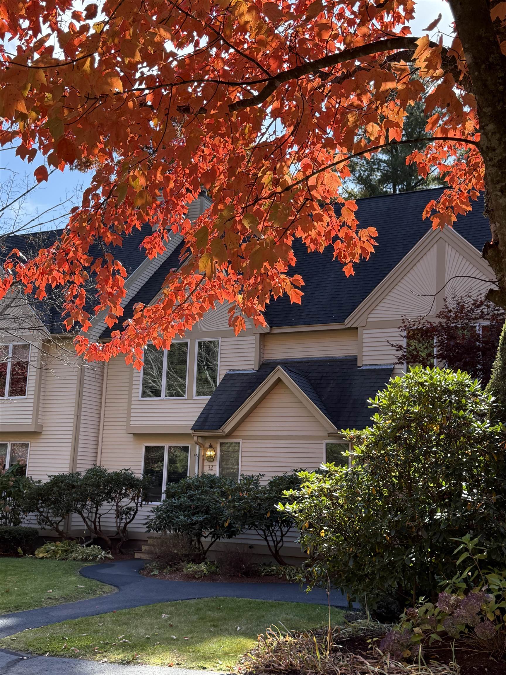 32 Preston Field Road Nashua, NH 03064 - Photo 2 of 30