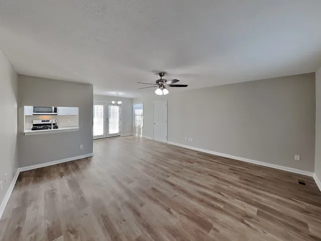 $1,979 | 531 Winning Drive, Columbia, TN 38401