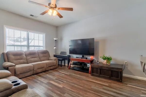 $247,500 | 2645 Orleans Trace, Evansville, IN 47715