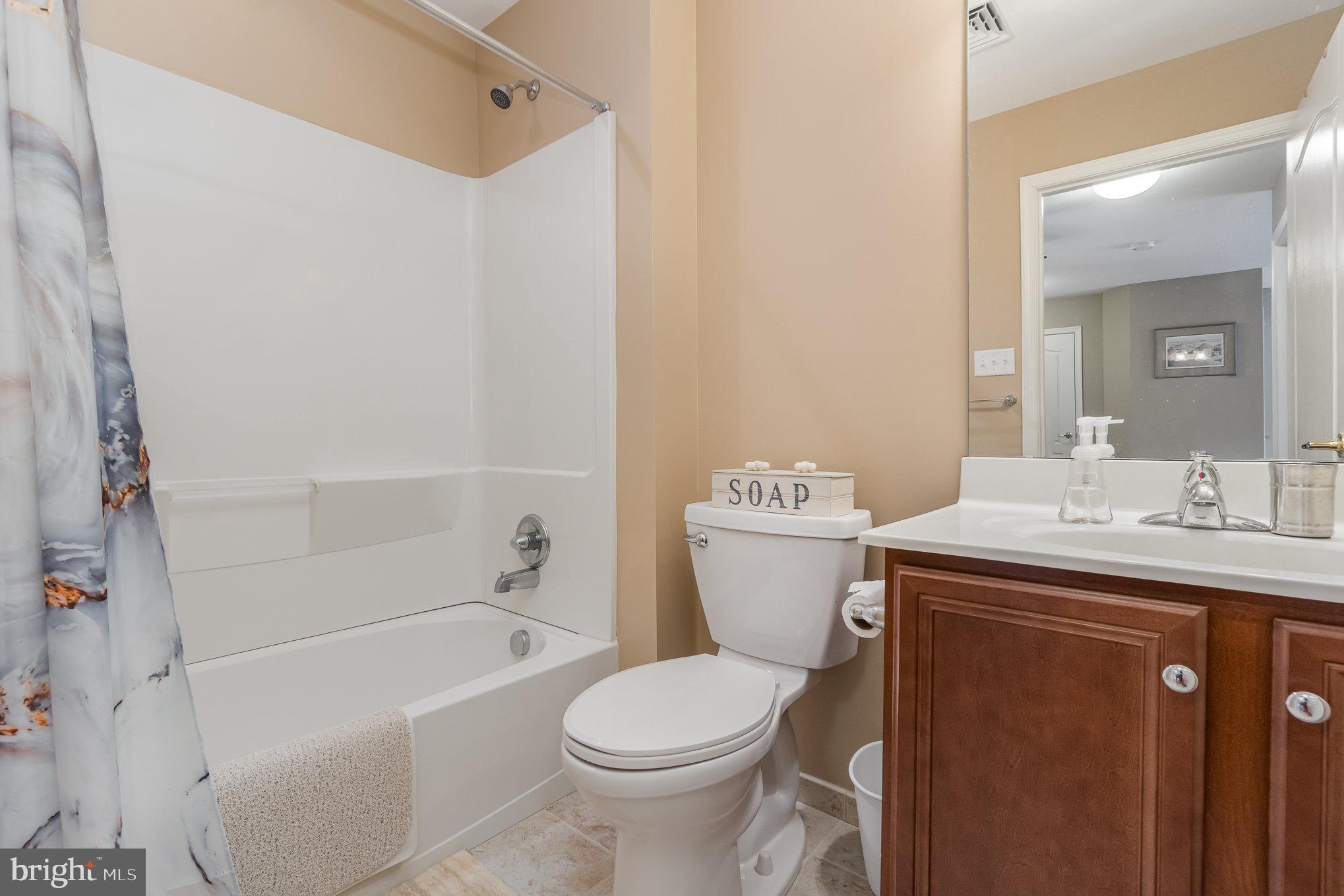 1512 Hudson Road Lancaster, PA 17601 - Photo 23 of 33 Upstairs Full Bath