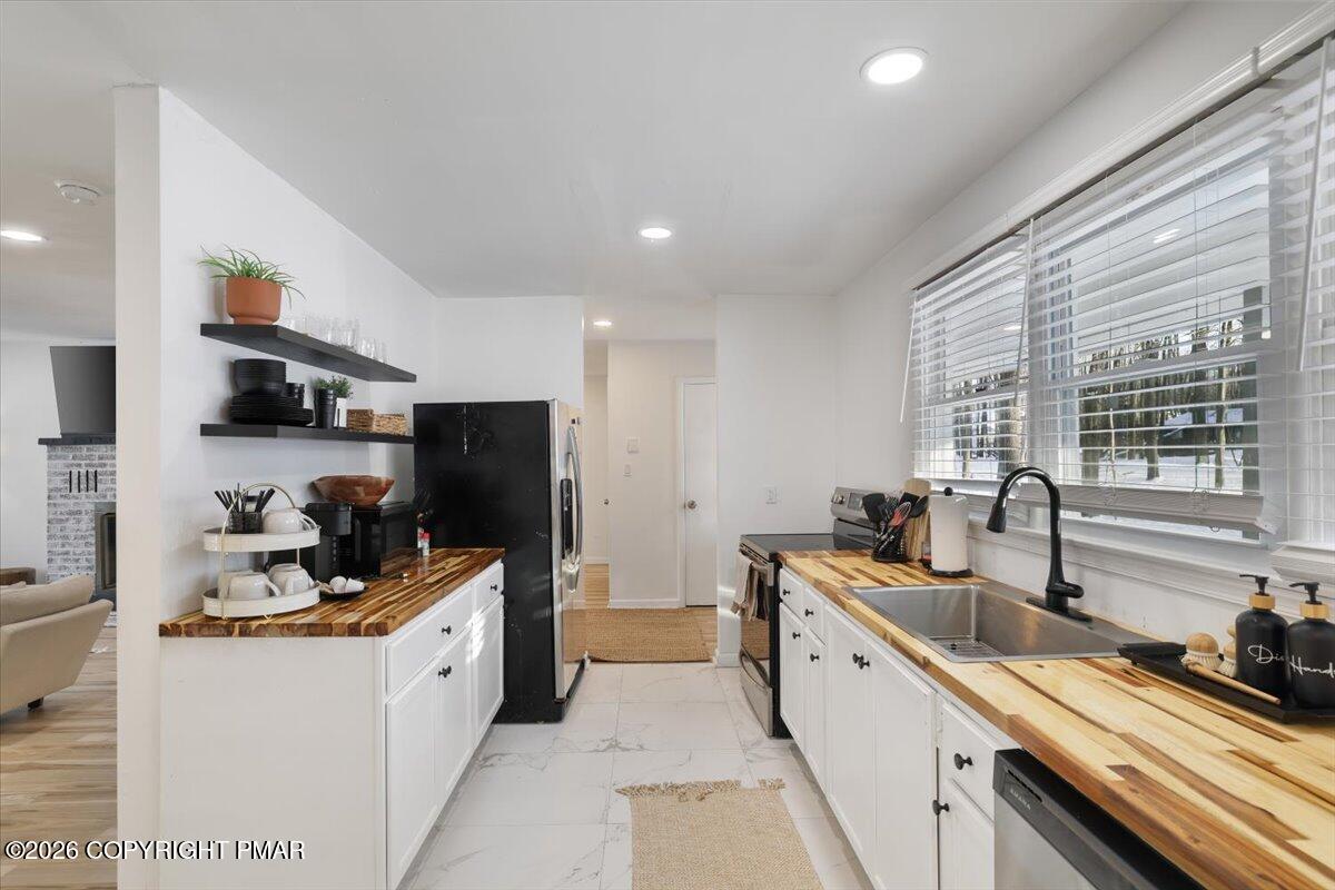 110 Linden Loop Pocono Summit, PA 18346 - Photo 15 of 55 33-RBP50396