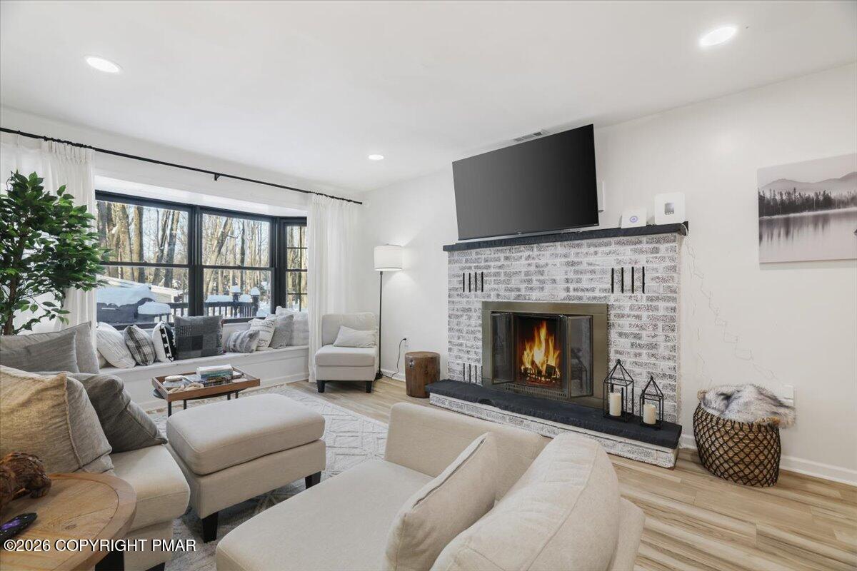 110 Linden Loop Pocono Summit, PA 18346 - Photo 5 of 55 43-RBP50350