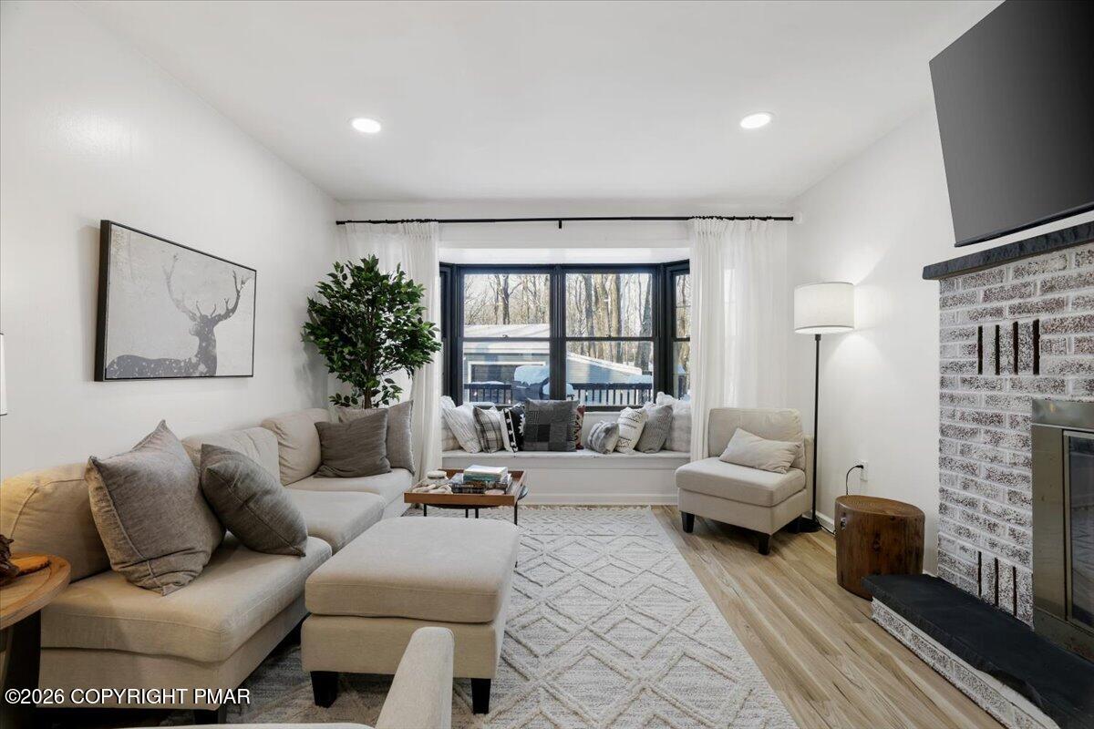 110 Linden Loop Pocono Summit, PA 18346 - Photo 6 of 55 42-RBP50345