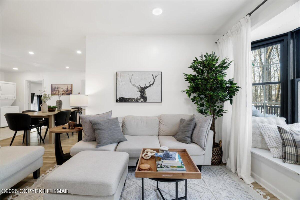 110 Linden Loop Pocono Summit, PA 18346 - Photo 9 of 55 38-RBP50365