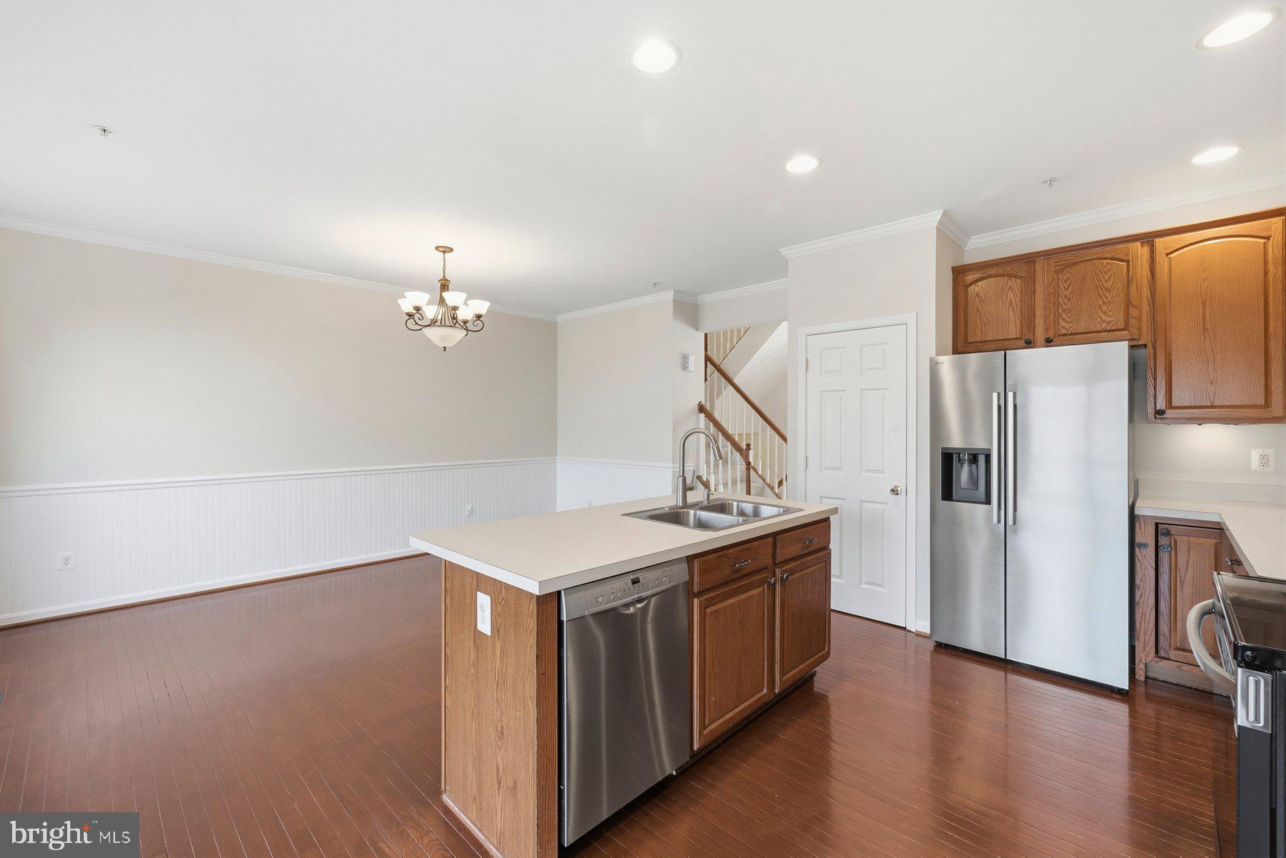 2640 Streamview Drive Odenton, MD 21113 - Photo 17 of 73 Kitchen & Dining Area