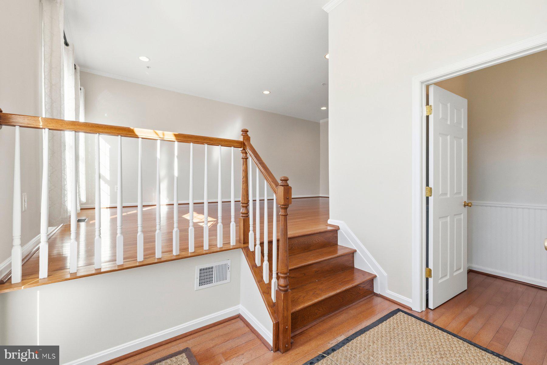 2640 Streamview Drive Odenton, MD 21113 - Photo 5 of 73 Entryway