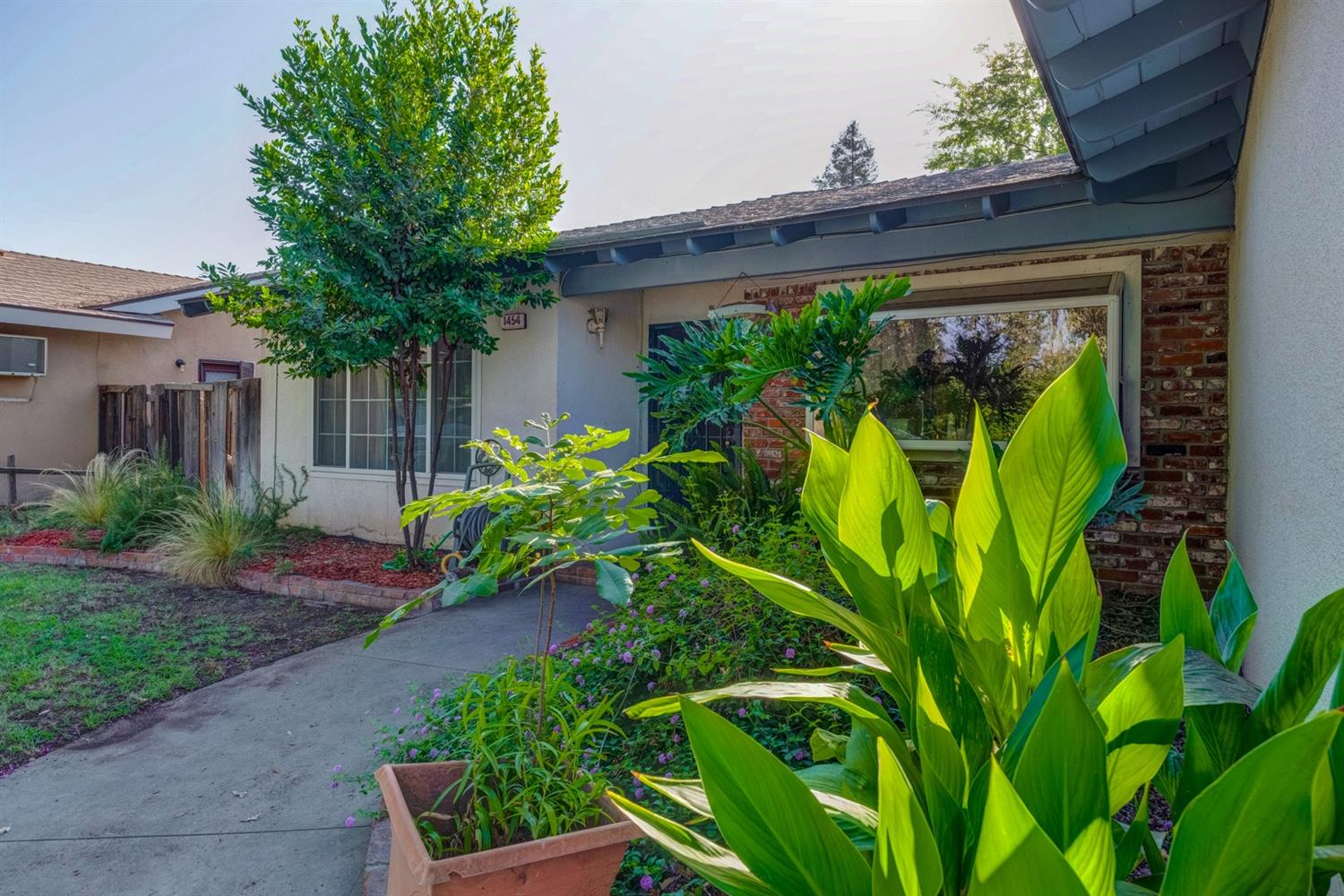 1454 South Reed Avenue Reedley, CA 93654 - Photo 2 of 13 Gallery Image 2