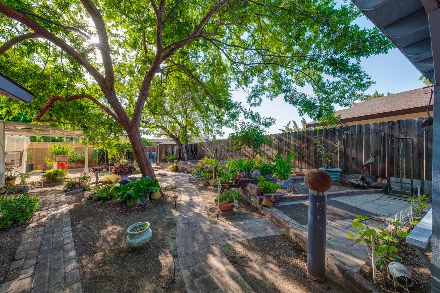 1454 South Reed Avenue Reedley, CA 93654 - Photo 12 of 13 Gallery Image 12