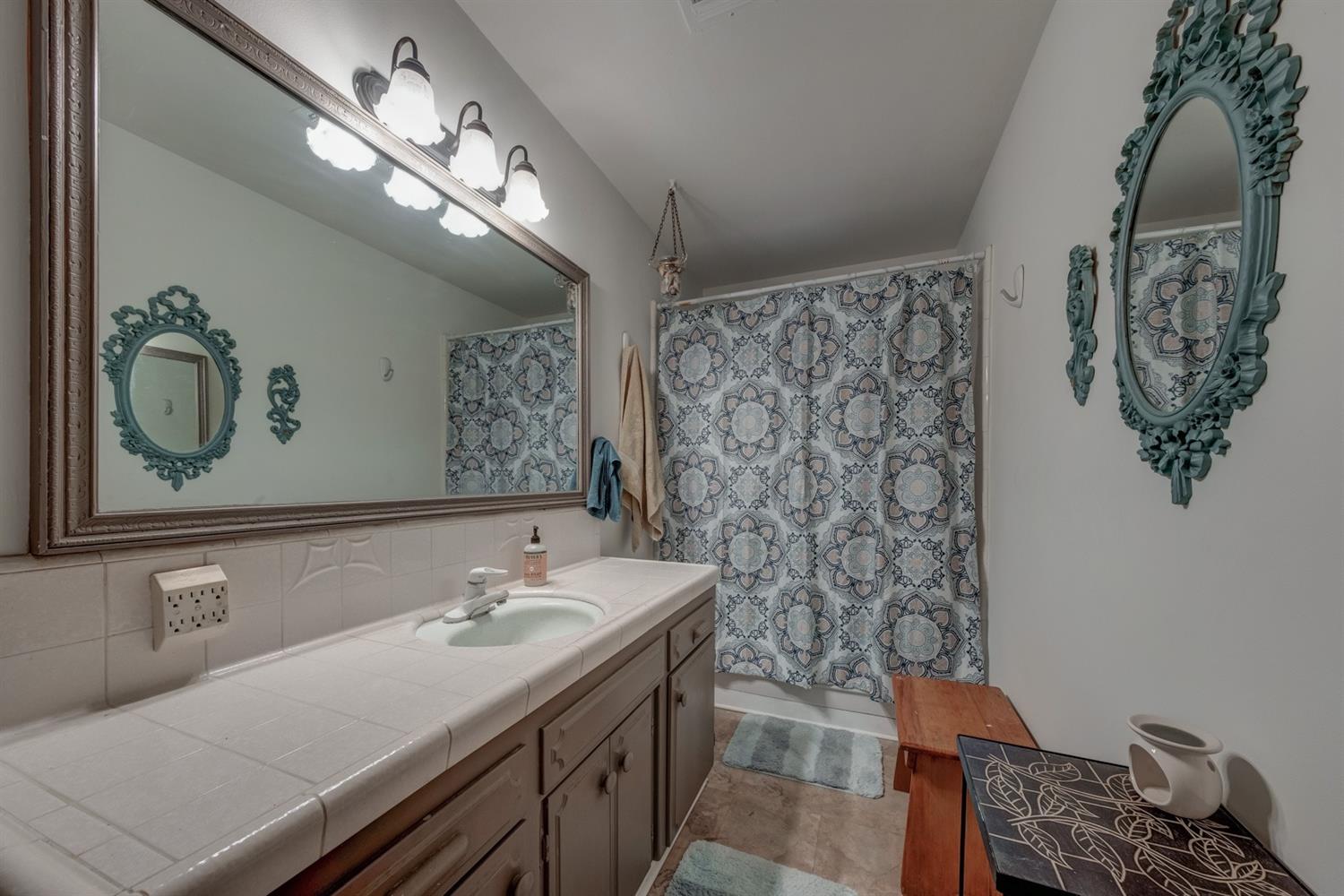 1454 South Reed Avenue Reedley, CA 93654 - Photo 5 of 13 Gallery Image 5