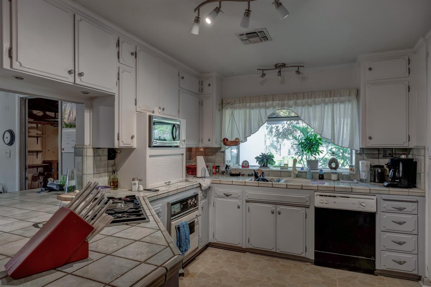 1454 South Reed Avenue Reedley, CA 93654 - Photo 9 of 13 Gallery Image 9