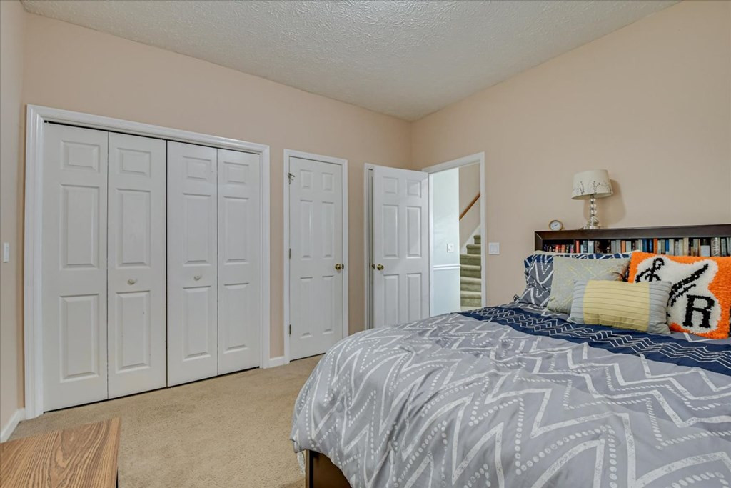 142 Charleston Row Boulevard Aiken, SC 29803 - Photo 12 of 22 Owner Bedroom