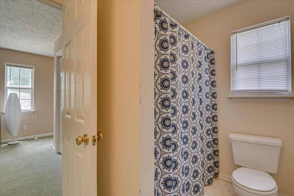 142 Charleston Row Boulevard Aiken, SC 29803 - Photo 15 of 22 Jack and Jill Bath Up
