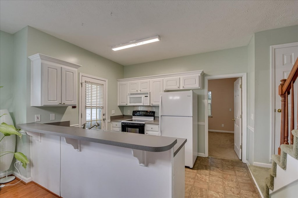 142 Charleston Row Boulevard Aiken, SC 29803 - Photo 7 of 22 Kitchen