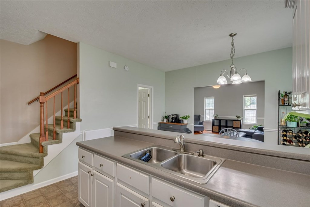 142 Charleston Row Boulevard Aiken, SC 29803 - Photo 8 of 22 Kitchen