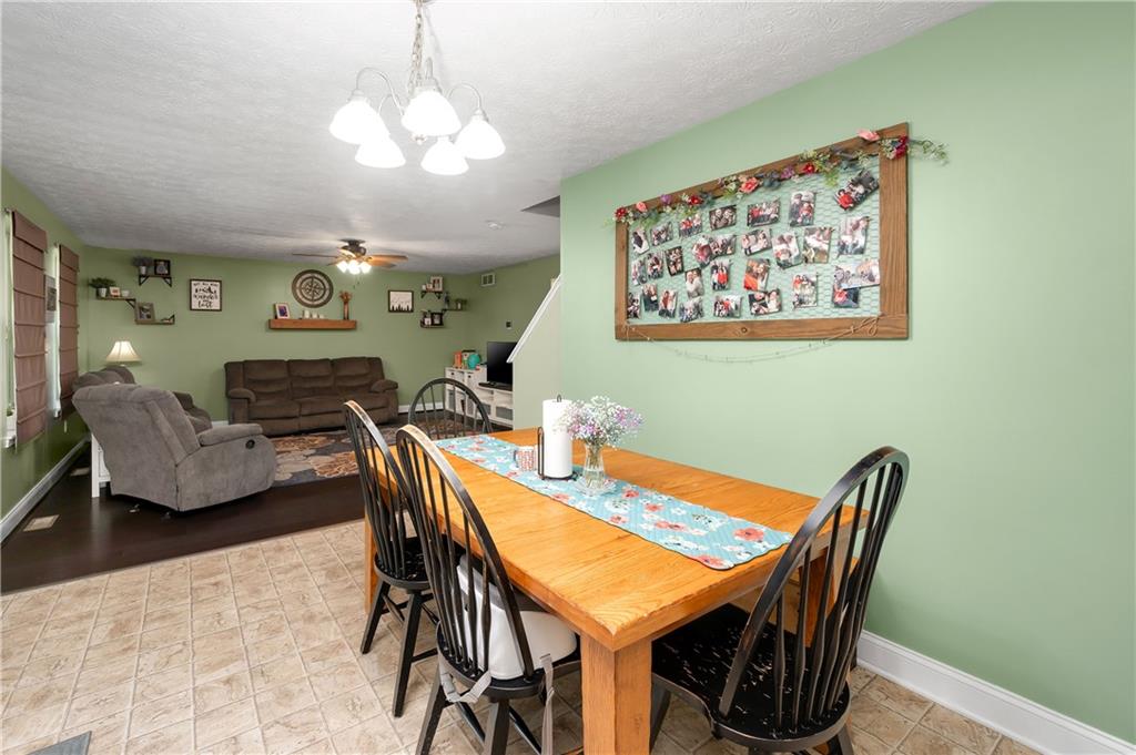 623 Mason Road Tarentum, PA 15084 - Photo 11 of 35 Eat in kitchen