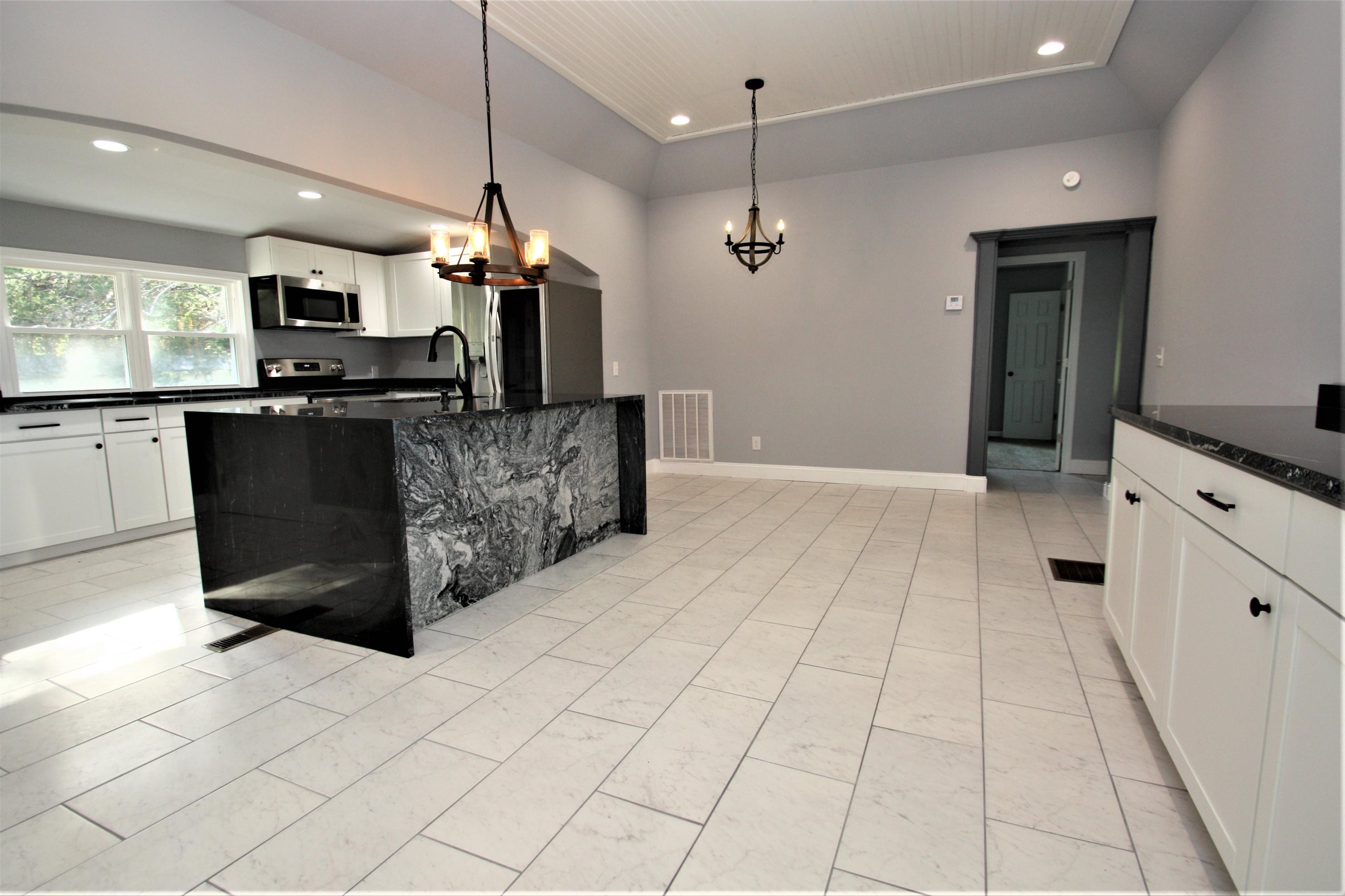 202 State Rd S-42-865 Landrum, SC 29356 - Photo 8 of 36