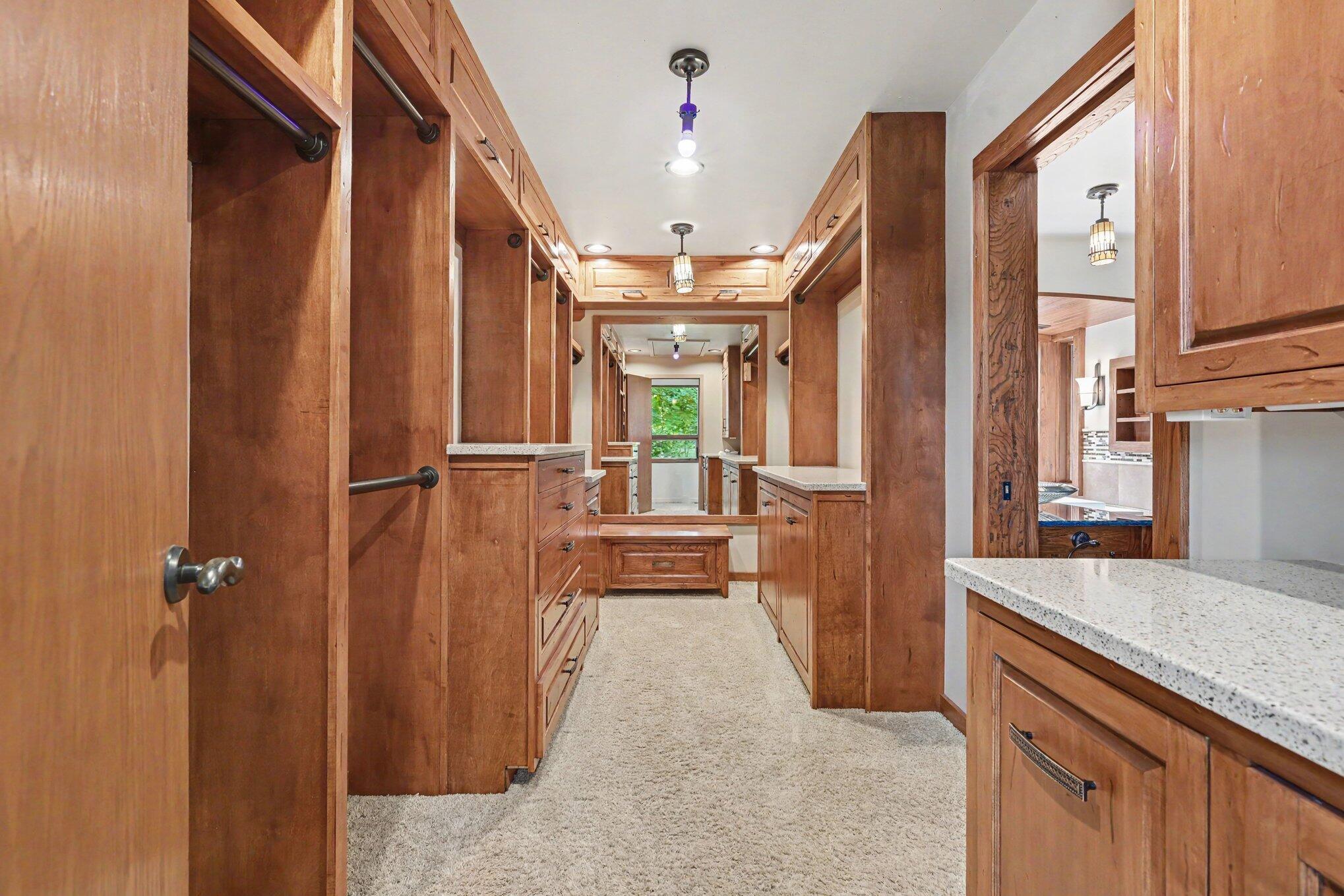 1628 Whites Road Kalamazoo, MI 49008 - Photo 18 of 22 012_file_7428