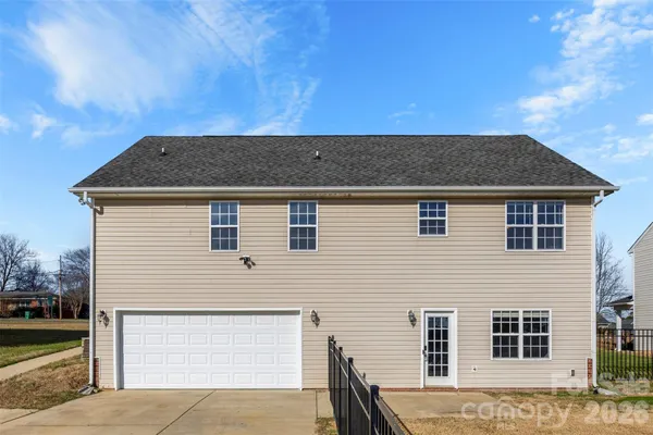 $329,999 | 417 Oakleigh Lane, Oakboro, NC 28129
