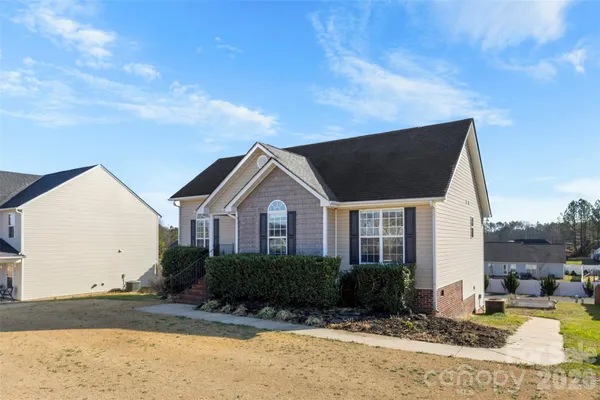 $329,999 | 417 Oakleigh Lane, Oakboro, NC 28129