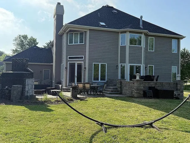 $770,000 | 6N274 West Ridgewood Lane, St. Charles, IL 60175