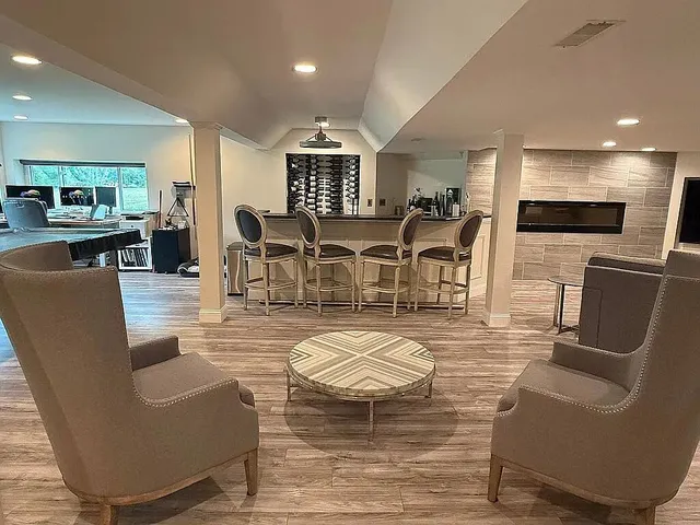 $770,000 | 6N274 West Ridgewood Lane, St. Charles, IL 60175