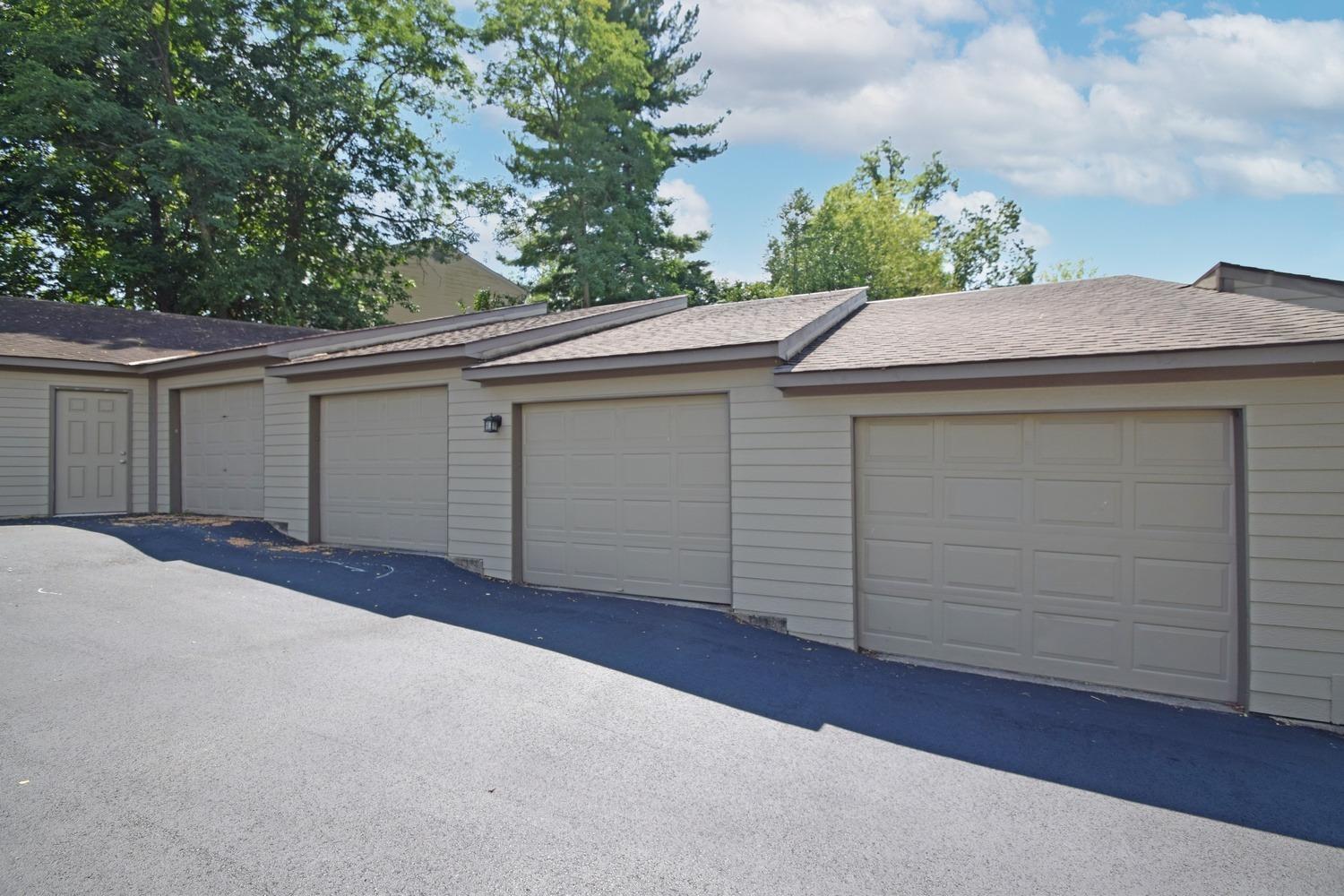 10555 Montgomery Road, Unit 10 Montgomery, OH 45242 - Photo 4 of 27
