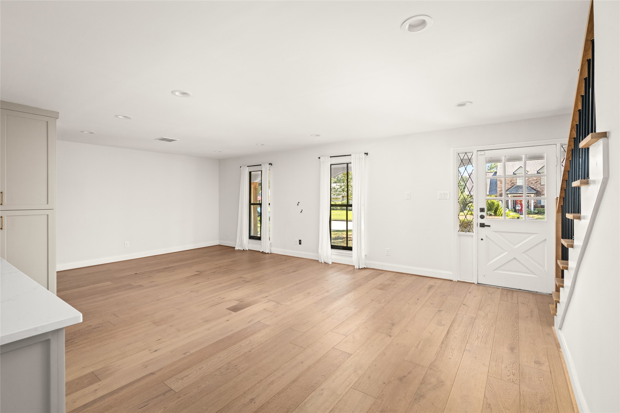 10830 Burgoyne Road Houston, TX 77042 - Photo 13 of 44 Gallery Image 13