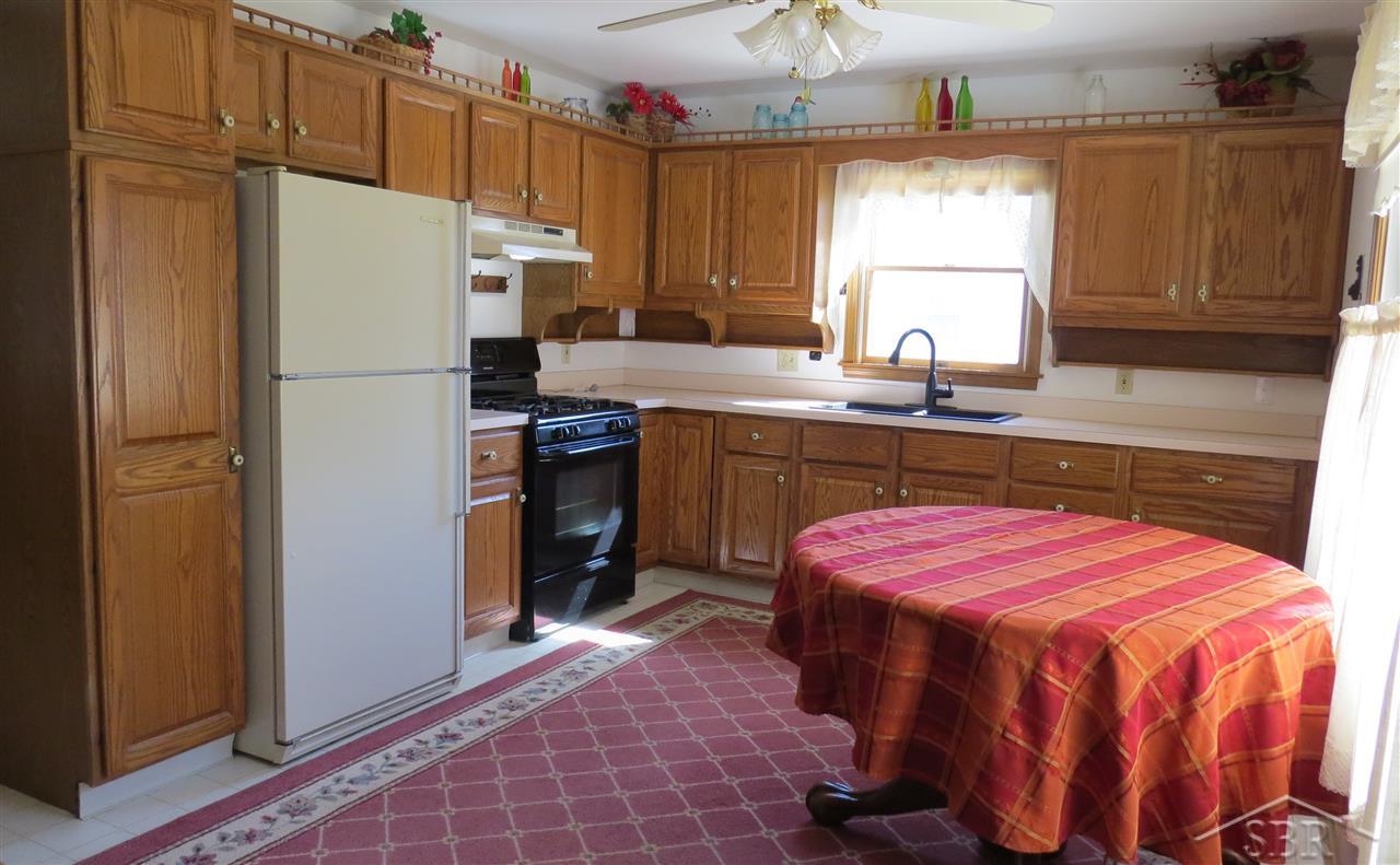 2575 Gabel Road Saginaw, MI 48601 - Photo 11 of 18 31284927-10.JPG