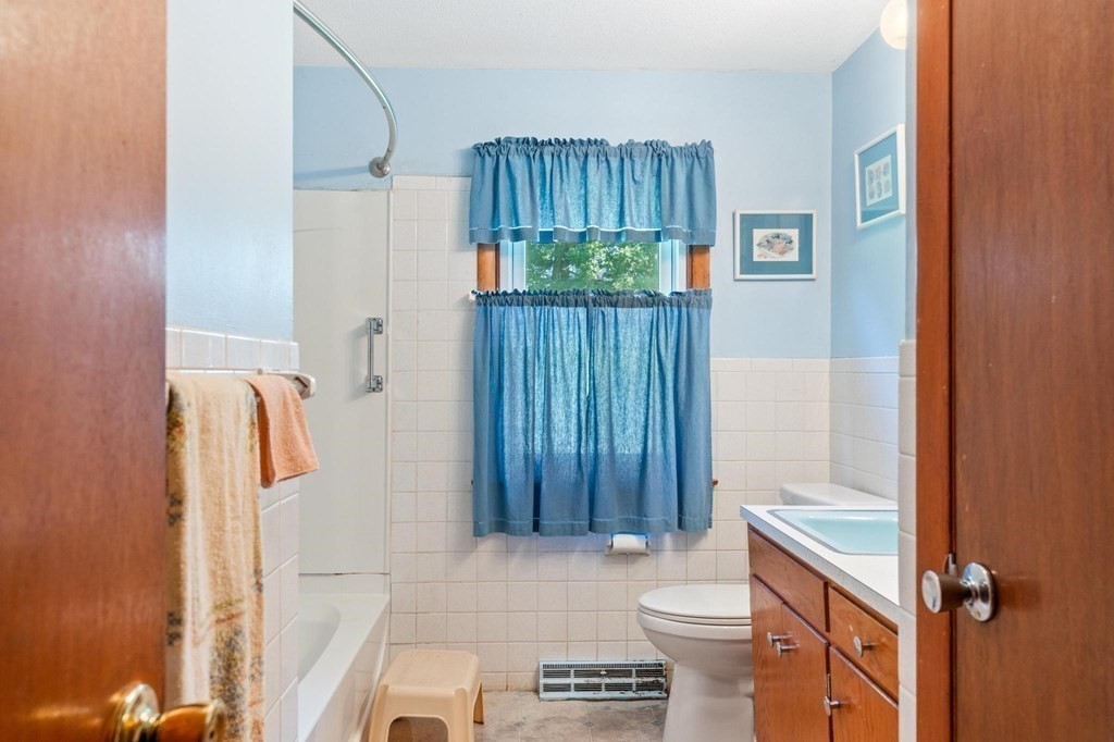 14 Sunbrier Road Springfield, MA 01129 - Photo 10 of 32
