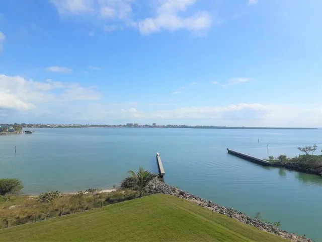 $2,900 | 4 Harbour Isle Drive East, Unit PH4, Fort Pierce, FL 34949