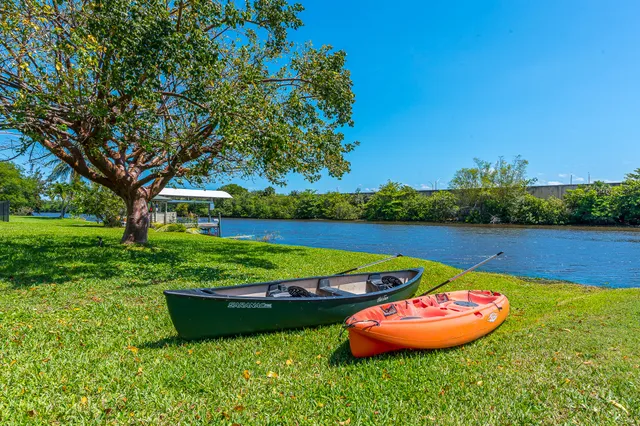 a view of an outdoor space with garden
