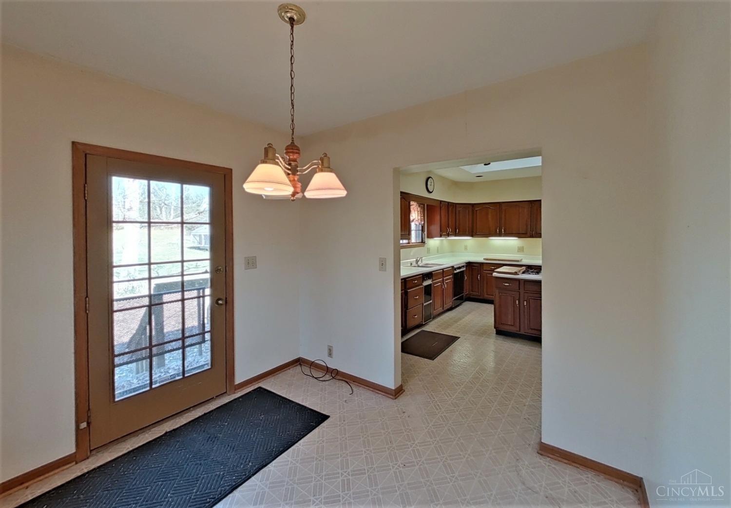 132 Sheffield Road Cincinnati, OH 45240 - Photo 9 of 33 Gallery Image 9