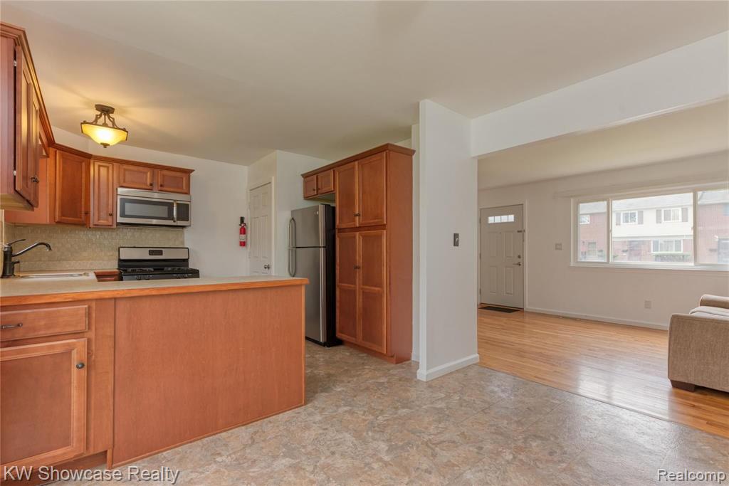 3276 Williamsburg Road Ann Arbor, MI 48108 - Photo 6 of 18
