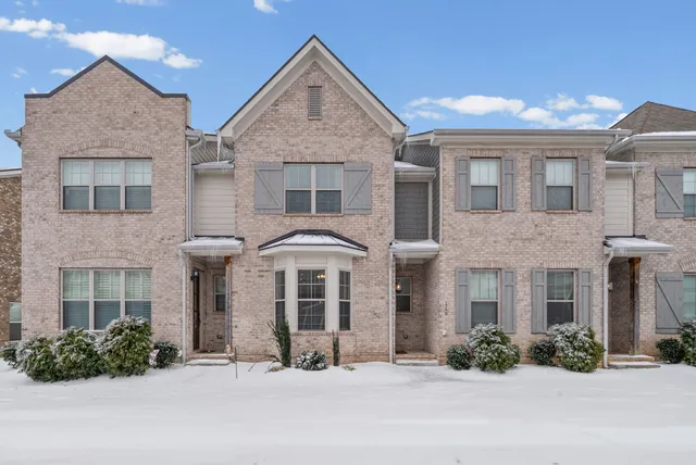 $2,150 | 119 Savannah Avenue, Pleasant View, TN 37146