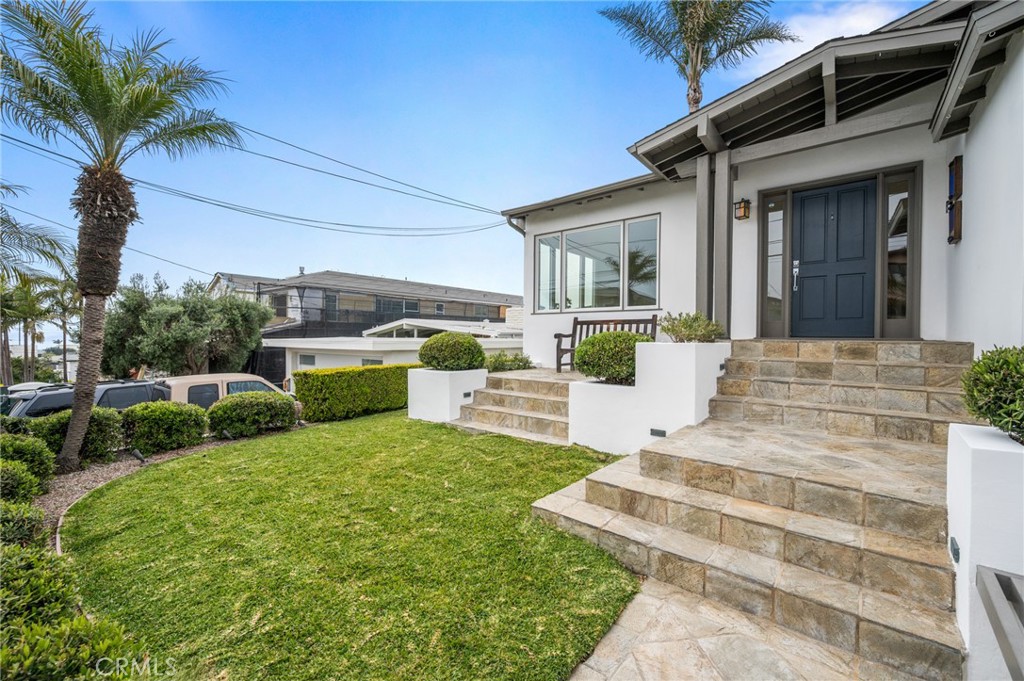 623 14th Street Manhattan Beach, CA 90266 - Photo 2 of 34