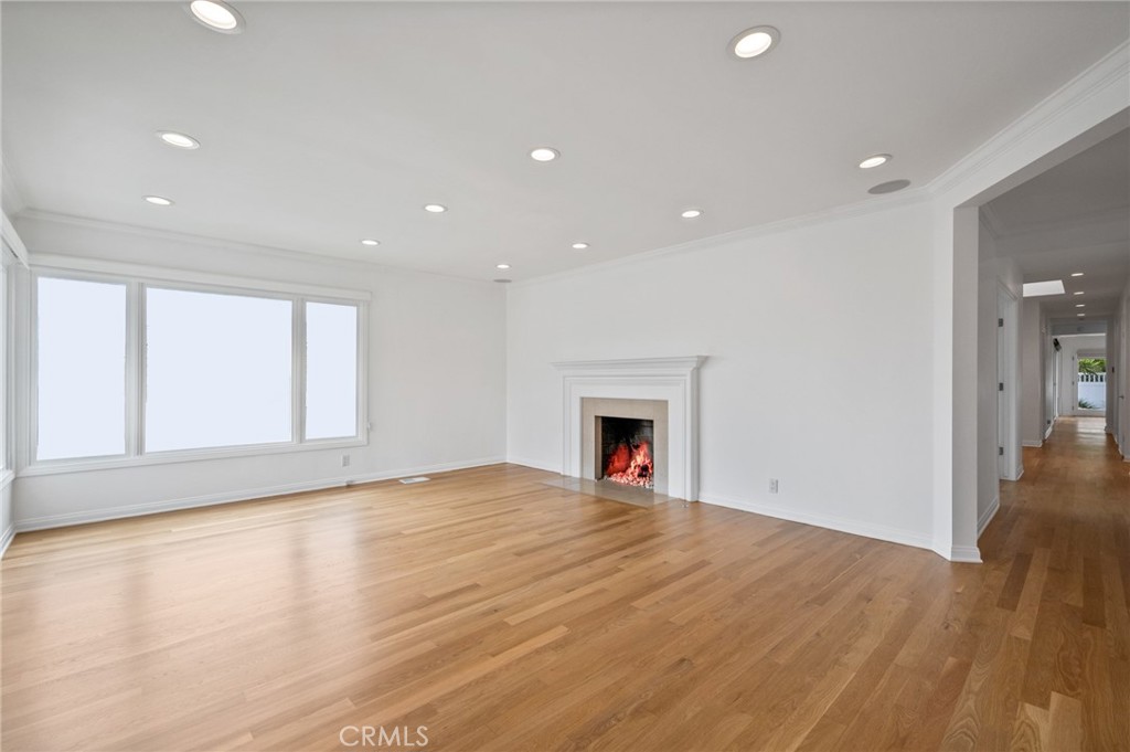 623 14th Street Manhattan Beach, CA 90266 - Photo 4 of 34