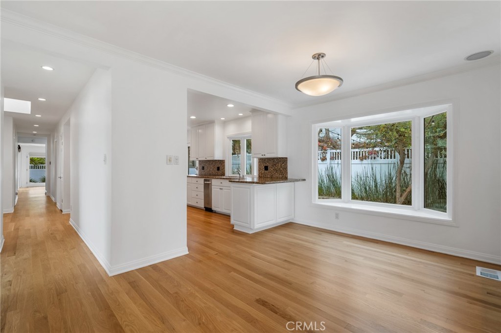 623 14th Street Manhattan Beach, CA 90266 - Photo 6 of 34