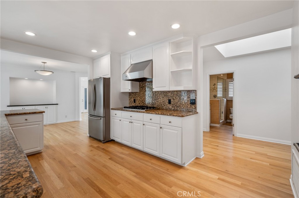 623 14th Street Manhattan Beach, CA 90266 - Photo 9 of 34