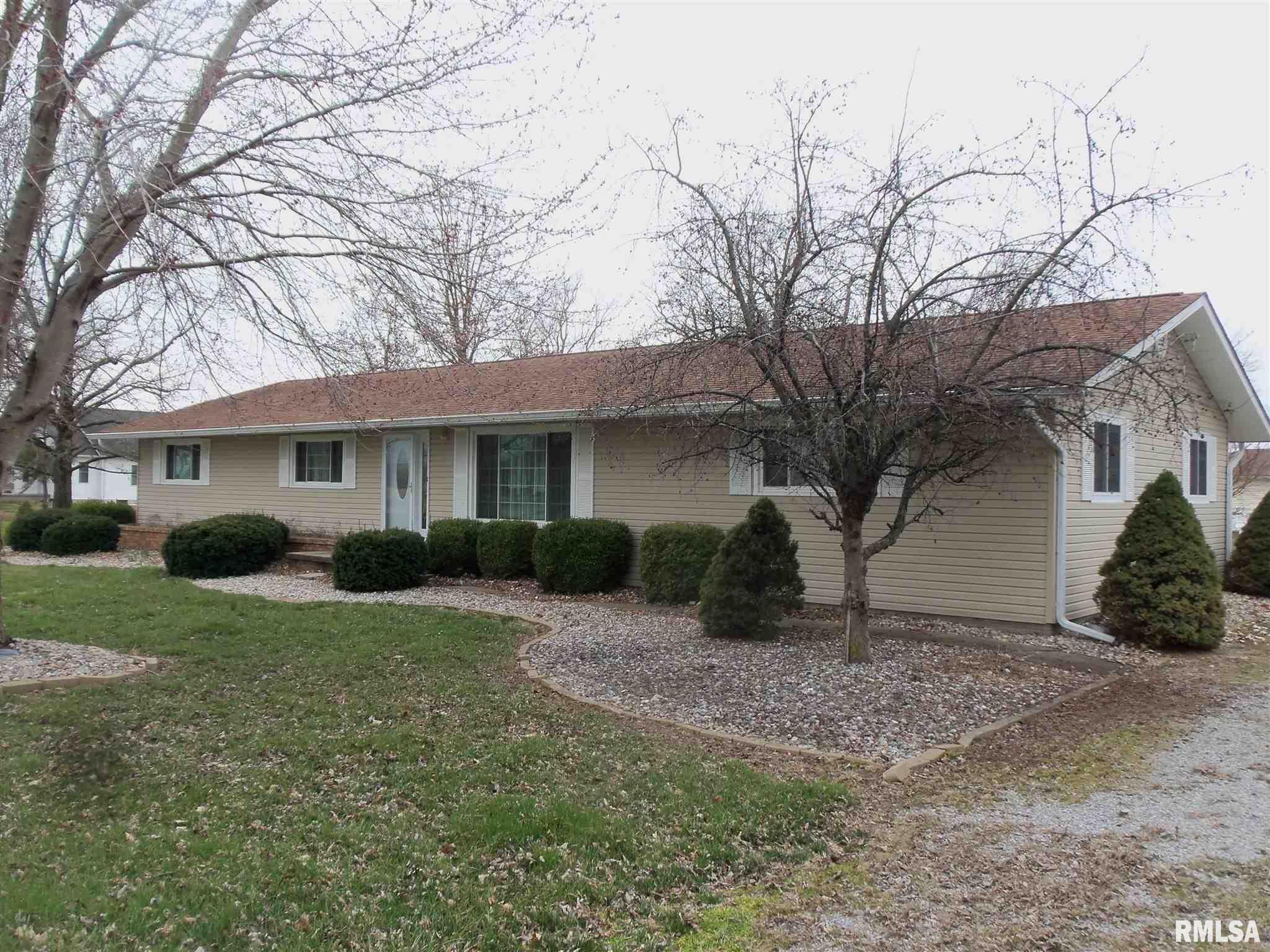 11059 Bunny Hop Road Benton, IL 62812 - Photo 1 of 25