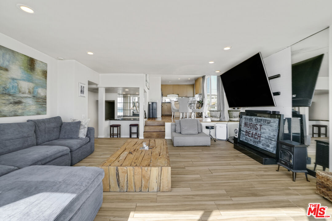 1 Jib Street, Unit 101 Marina del Rey, CA 90292 - Photo 19 of 46