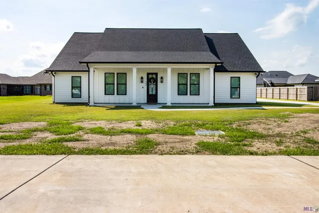 $359,000 | 265 Bouverans Circle, Lockport, LA 70374