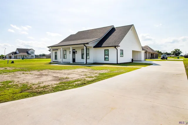 $359,000 | 265 Bouverans Circle, Lockport, LA 70374