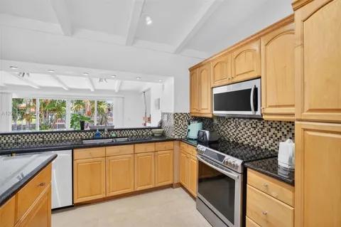 $1,050,000 | 2478 Cat Cay Lane, Fort Lauderdale, FL 33312