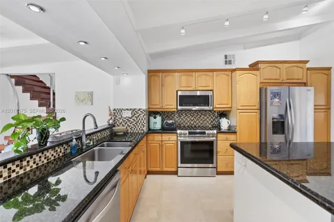 $1,050,000 | 2478 Cat Cay Lane, Fort Lauderdale, FL 33312