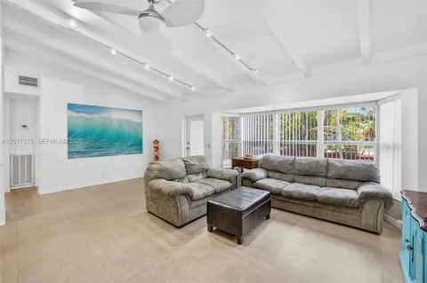 $1,050,000 | 2478 Cat Cay Lane, Fort Lauderdale, FL 33312
